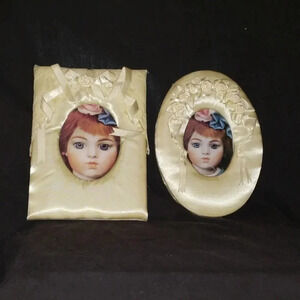 Set of 2 vintage 4" x 6" one rectangular one oval